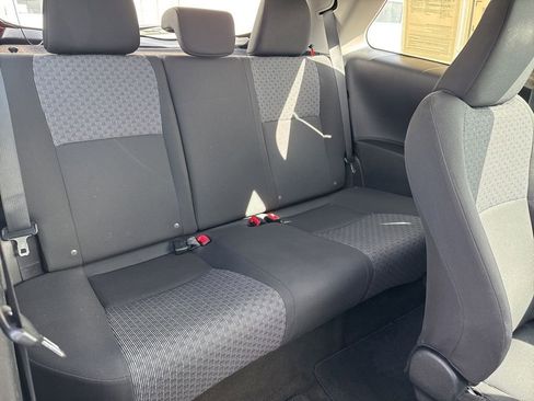 Used 2016 Toyota Yaris L image 20