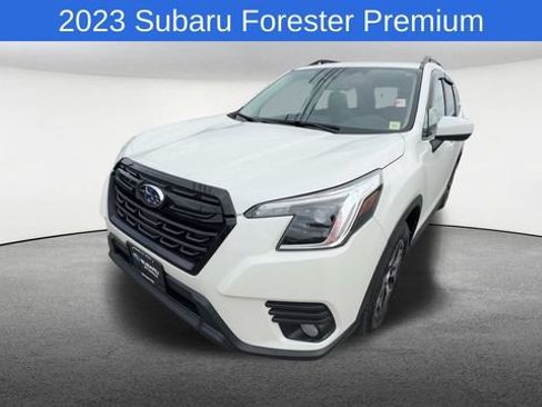 Used 2023 Subaru Forester Premium AWD/4WD image 3