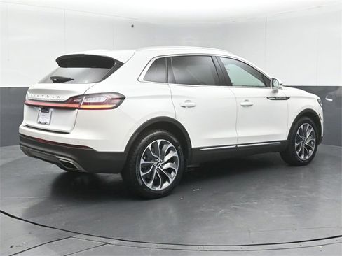 Certified 2023 Lincoln Nautilus Reserve w/ Luxury Package image 7