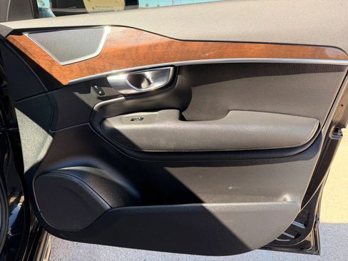 Used 2016 Volvo XC90 T6 Momentum image 23