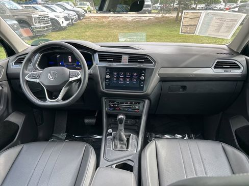 Used 2023 Volkswagen Tiguan SE image 10