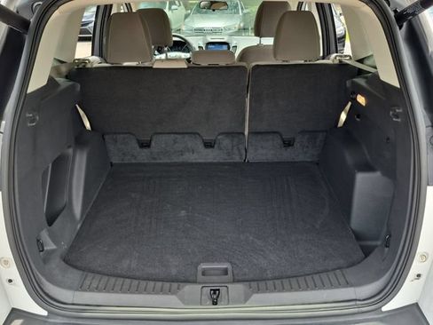 Used 2016 Ford Escape SE w/ Equipment Group 201A FWD image 23