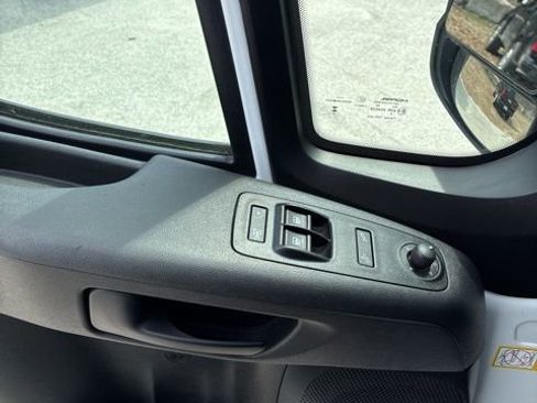 Used 2025 RAM ProMaster 2500 w/ Convenience Group image 21