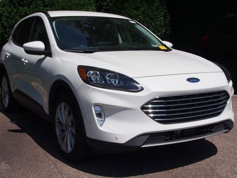 Certified 2022 Ford Escape Titanium w/ Titanium Elite Package AWD/4WD image 2