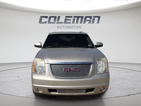 Used 2008 GMC Yukon XL SLT w/ SLT Preferred Equipment Group AWD/4WD image 8