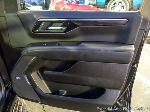 Used 2025 Chevrolet Suburban Premier w/ Sun And Tow Package image 35