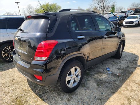 Used 2020 Chevrolet Trax LT w/ LT Convenience Package image 8