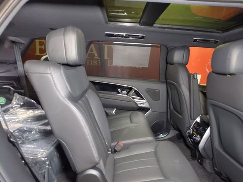 New 2026 Land Rover Range Rover Long Wheelbase SE AWD/4WD image 27