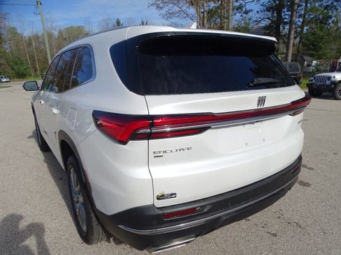 Used 2025 Buick Enclave AWD Preferred image 7