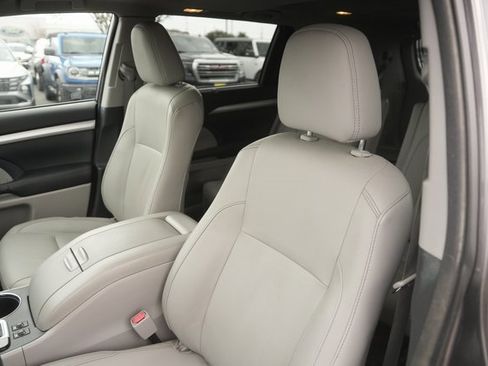 Used 2015 Toyota Highlander XLE image 10