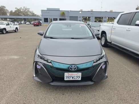 Used 2018 Toyota Prius Prime Plus FWD image 11