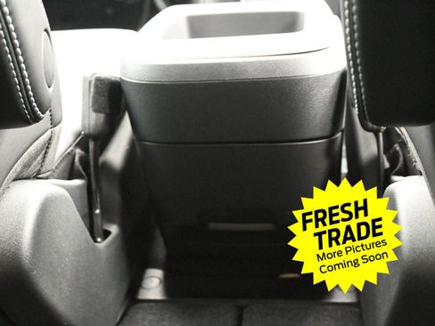 Used 2025 Chrysler Pacifica Select w/ Uconnect Theater Family Group image 13