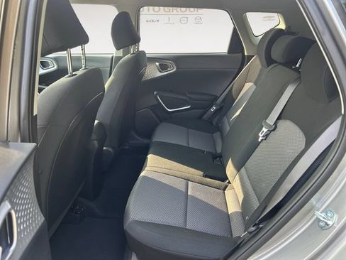 Used 2025 Kia Soul LX w/ LX Technology Package FWD image 13