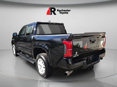 Used 2024 Toyota Tacoma SR5 AWD/4WD image 6
