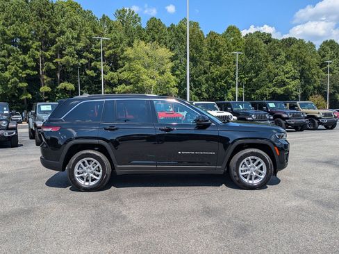 New 2025 Jeep Grand Cherokee Laredo X w/ Trailer Tow Package image 4