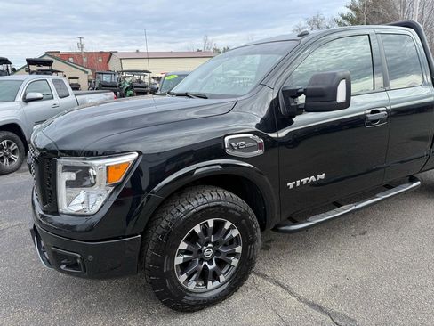 Used 2017 Nissan Titan PRO-4X image 4
