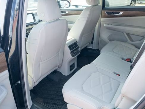 New 2026 Volkswagen Atlas SE FWD image 29