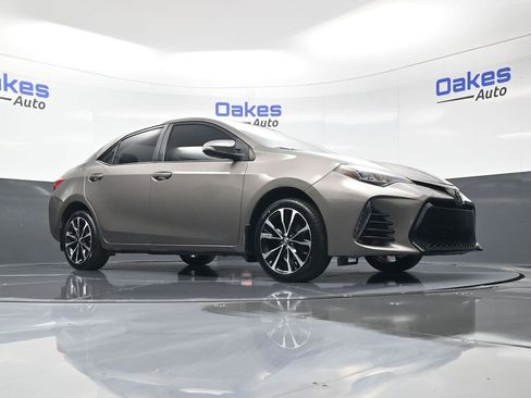 Used 2018 Toyota Corolla SE image 34
