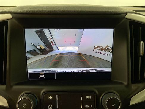 Certified 2024 GMC Terrain SLT w/ Infotainment Package II AWD/4WD image 17