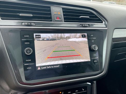 Used 2022 Volkswagen Tiguan SEL R-Line image 19