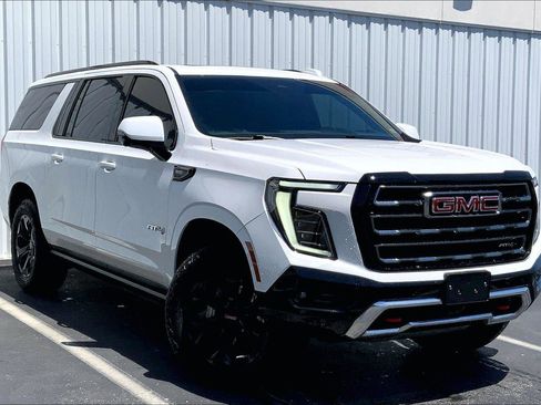 Used 2025 GMC Yukon XL AT4 w/ AT4 Premium Package AWD/4WD image 34