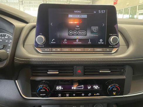 Certified 2024 Nissan Rogue SV image 15