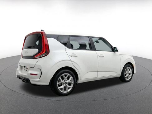 Used 2025 Kia Soul LX w/ LX Technology Package FWD image 10