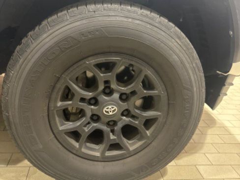 Used 2023 Toyota Tacoma SR5 image 11