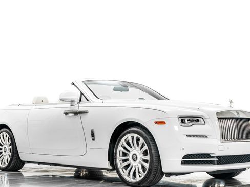 Used 2020 Rolls-Royce Dawn RWD image 33