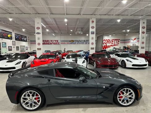 Used 2019 Chevrolet Corvette Stingray Coupe w/ 1LT RWD image 6