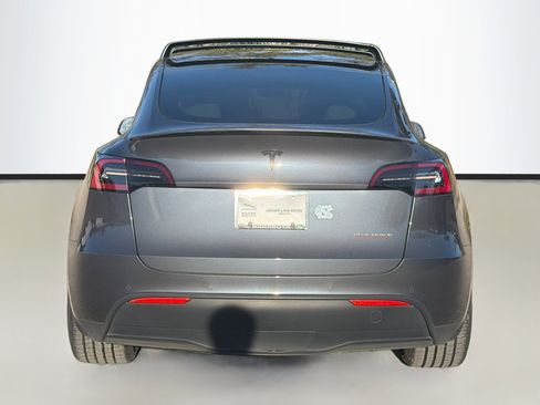 Used 2022 Tesla Model Y Performance image 4