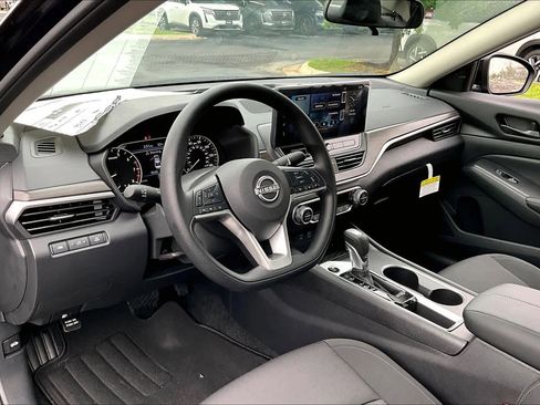 New 2026 Nissan Altima 2.5 SV FWD image 8