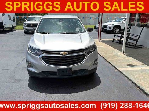 Used 2021 Chevrolet Equinox LS w/ LS Convenience Package FWD image 2