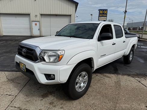 Used 2014 Toyota Tacoma 4x4 Double Cab w/ SR5 Package image 4