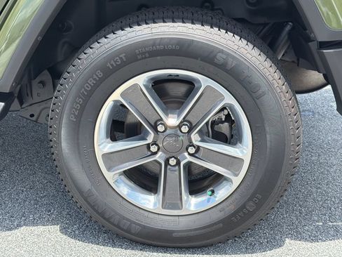 Used 2022 Jeep Wrangler Unlimited Sahara w/ Safety Group AWD/4WD image 19