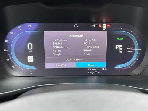 Certified 2023 Volvo XC40 Recharge Ultimate image 25