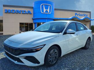 Used 2024 Hyundai Elantra SEL FWD video 1