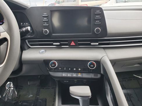 Used 2021 Hyundai Elantra SEL image 26