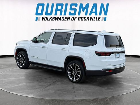 Used 2022 Jeep Wagoneer Series II w/ Premium Group I AWD/4WD image 4