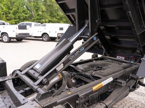 Used 2025 RAM 5500 Tradesman w/ Safety Group AWD/4WD image 17