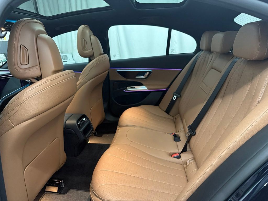 Used 2026 Mercedes-Benz E 350 4MATIC Sedan image 20