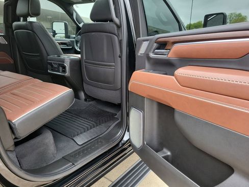 Certified 2025 GMC Sierra 2500 Denali Ultimate AWD/4WD image 28