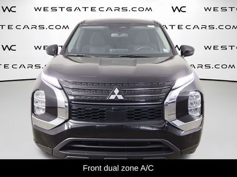 Used 2024 Mitsubishi Outlander ES FWD image 2