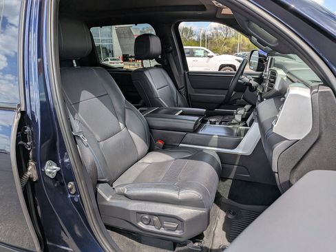 Used 2024 Toyota Tundra Platinum AWD/4WD image 27