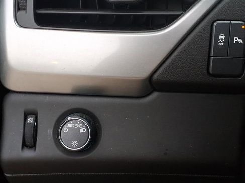 Used 2016 Chevrolet Tahoe LS image 11