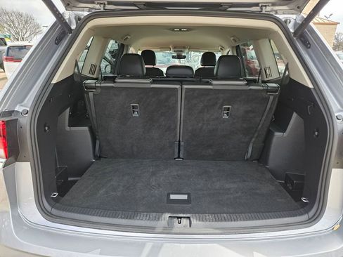 Used 2025 Volkswagen Atlas SE image 24