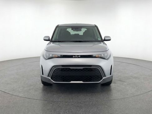 Used 2025 Kia Soul LX w/ LX Technology Package image 2