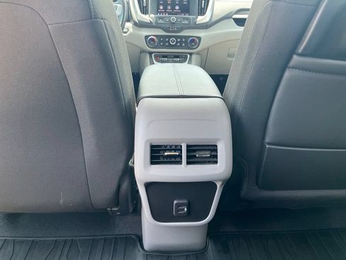 Used 2024 GMC Terrain SLE w/ Driver Convenience Package AWD/4WD image 28