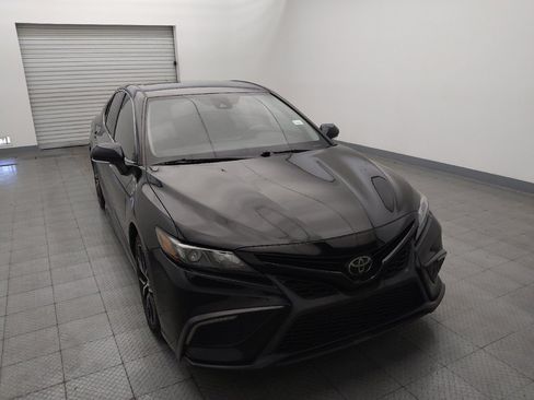 Used 2022 Toyota Camry SE w/ Convenience Package FWD image 14