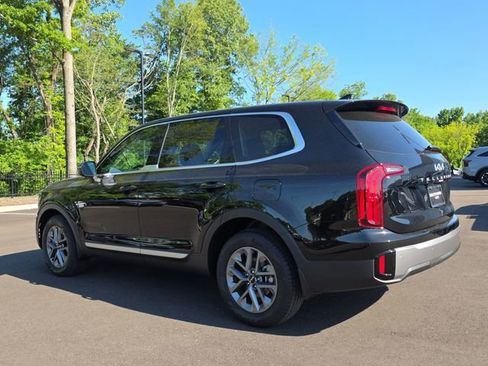 Used 2025 Kia Telluride LX FWD image 3